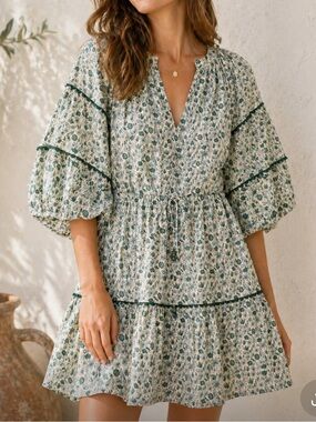 Hyacinth House tuckernuck White/Green Floral Print Beaded Tie Waist Size S